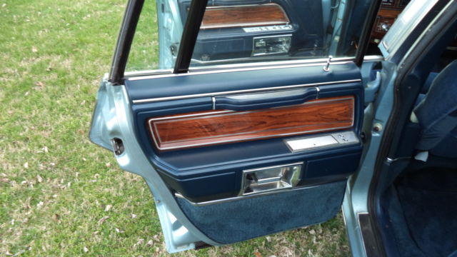 1982 Lincoln Mark Series base 4 door sedan - photo 8