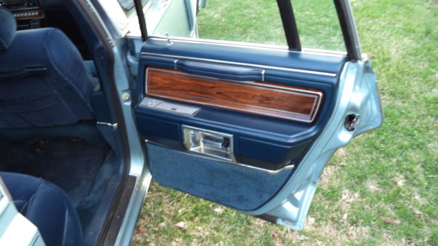 1982 Lincoln Mark Series base 4 door sedan - photo 9