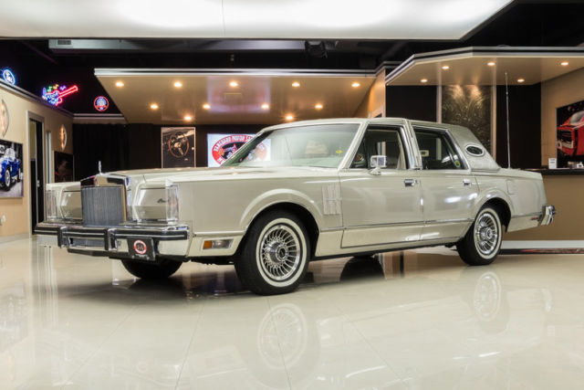 Mark VI Continental! 1,584 Actual Miles, 351 V8, Auto, 2 Owners, Time Capsule! 1980 Lincoln Continental Mark VI