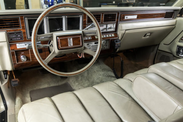 1980 Lincoln Continental Mark VI - photo 2