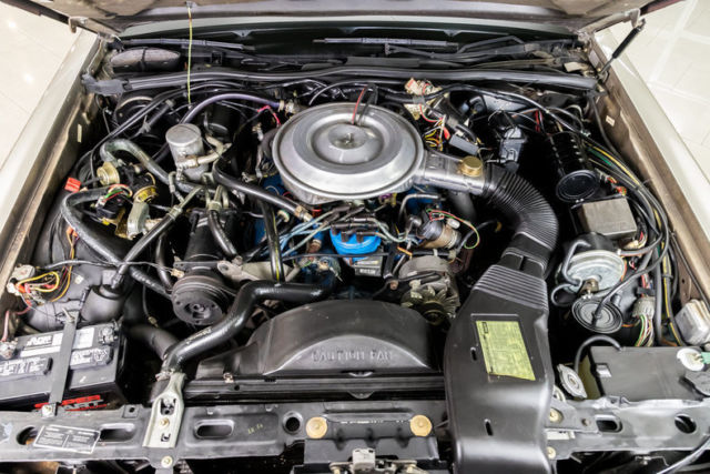 1980 Lincoln Continental Mark VI - photo 3