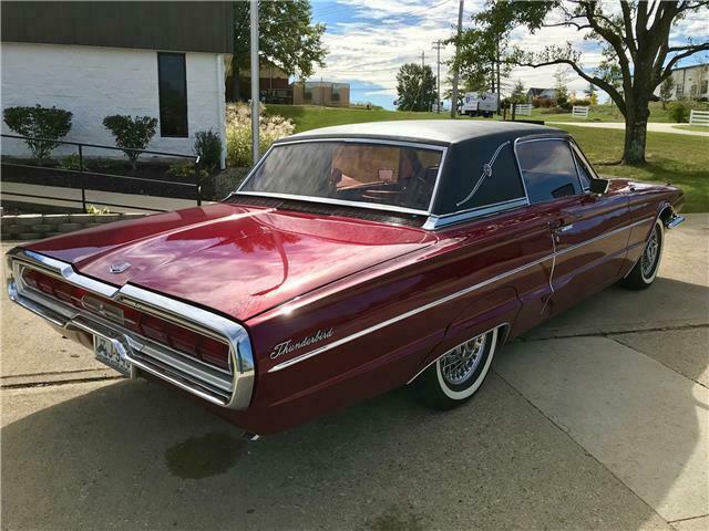1966 Ford Thunderbird Landau - photo 2