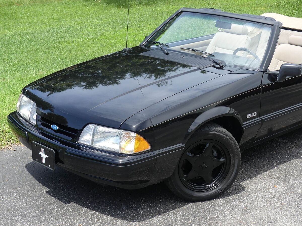 1988 Ford Mustang LX Convertible - photo 10