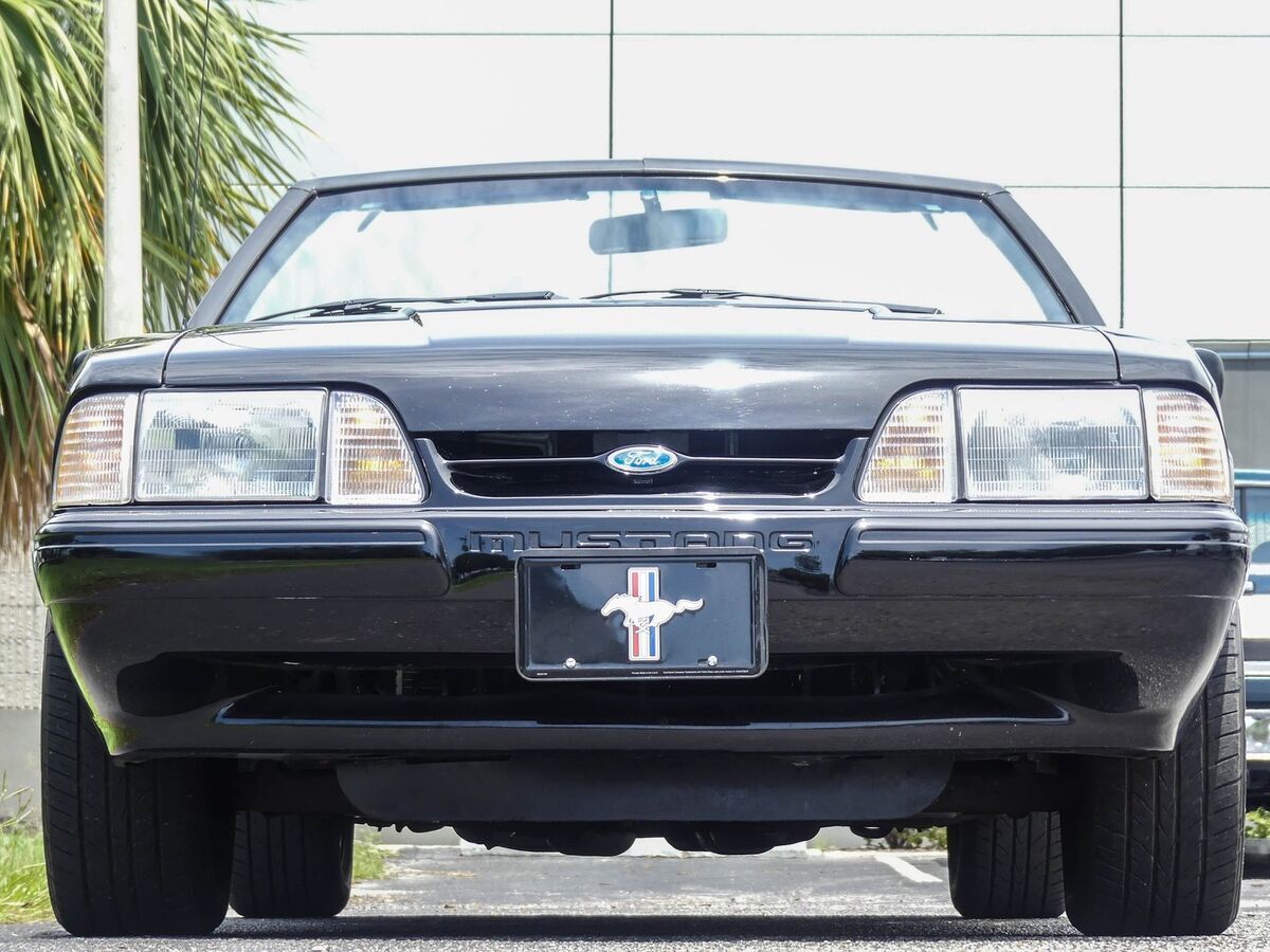 1988 Ford Mustang LX Convertible - photo 11