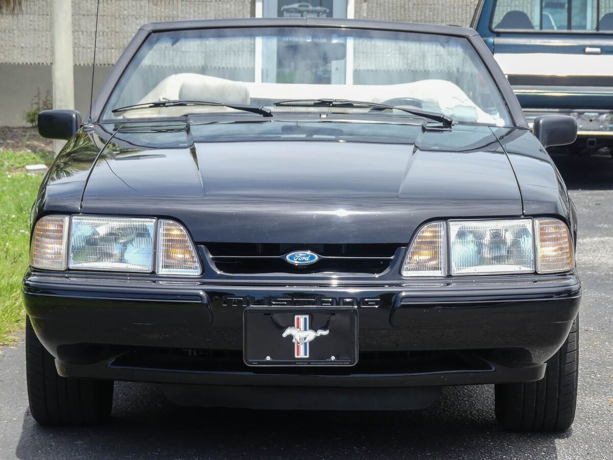 1988 Ford Mustang LX Convertible - photo 12