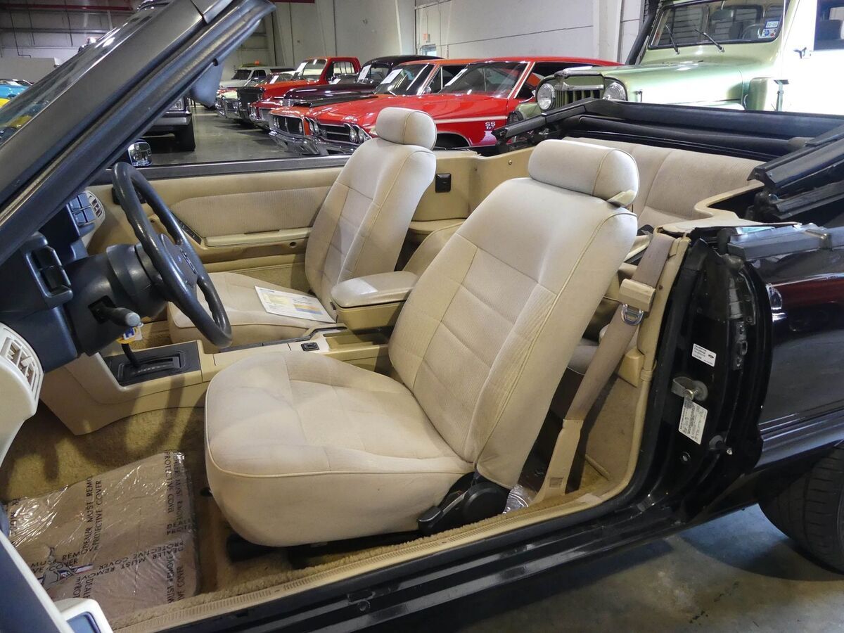 1988 Ford Mustang LX Convertible - photo 4