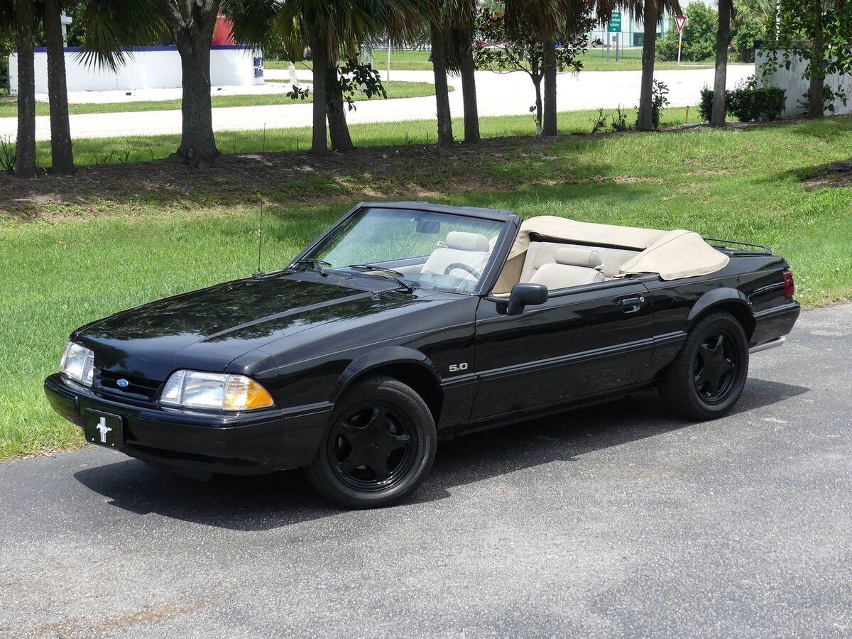 1988 Ford Mustang LX Convertible - photo 8