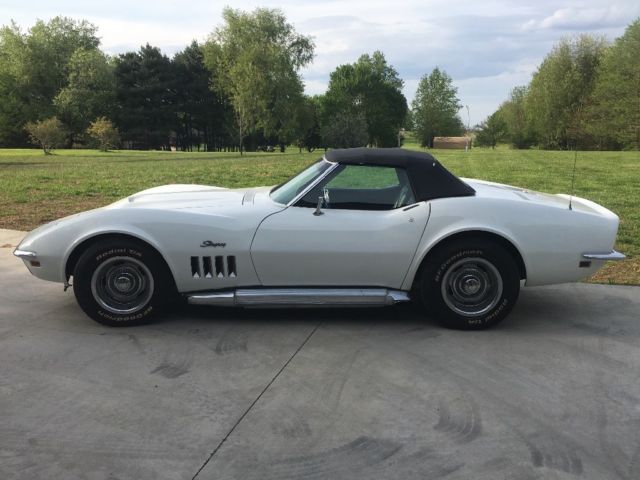 1969 Chevrolet Corvette Convertible - photo 2
