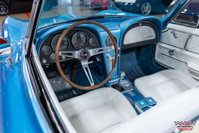 1965 Chevrolet Corvette Convertible - photo 12