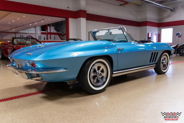 1965 Chevrolet Corvette Convertible - photo 5