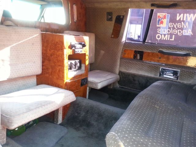 1985 Lincoln Limosine - custom Town Car - photo 3