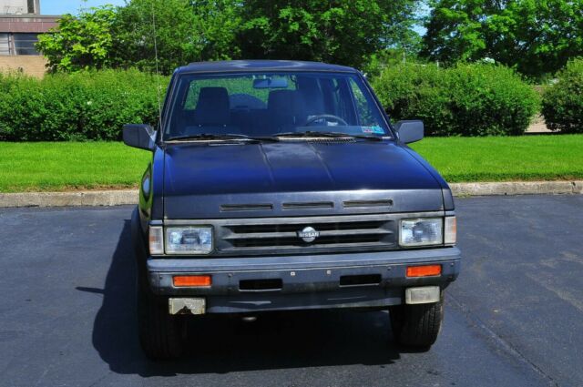 1990 Nissan Pathfinder XE - photo 3