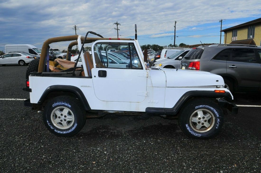 1993 Jeep Wrangler - photo 2