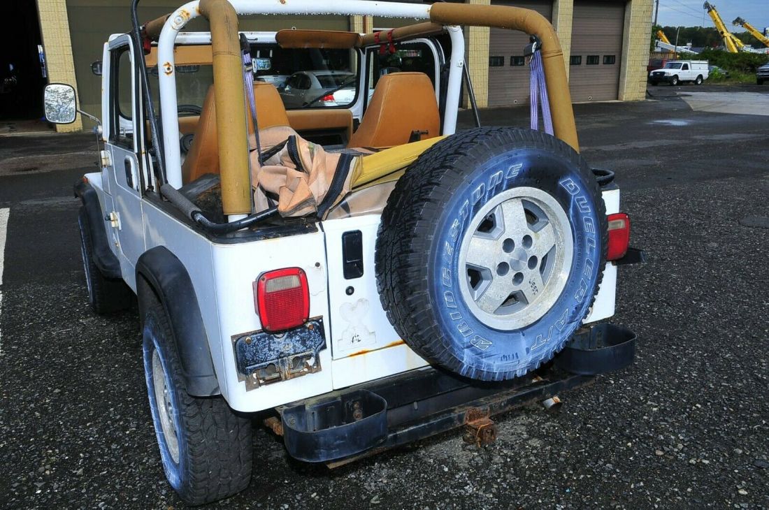 1993 Jeep Wrangler - photo 3