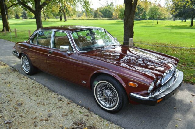 1984 Jaguar XJ6 4 door sedan - photo 11