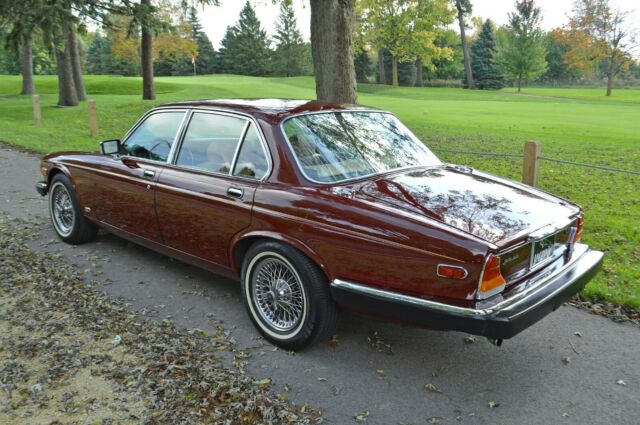 1984 Jaguar XJ6 4 door sedan - photo 6