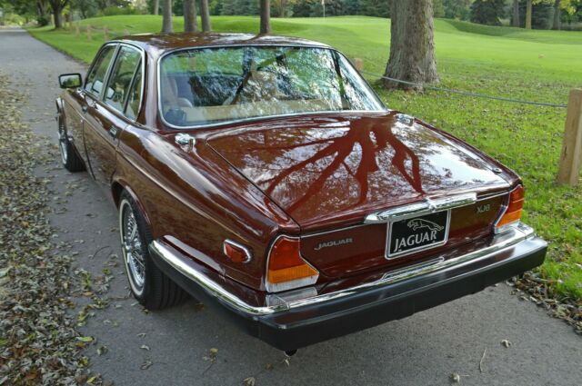 1984 Jaguar XJ6 4 door sedan - photo 7