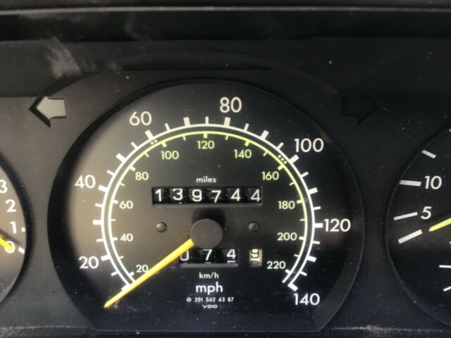 1988 Mercedes-Benz 190-Series Limited Edition - photo 11
