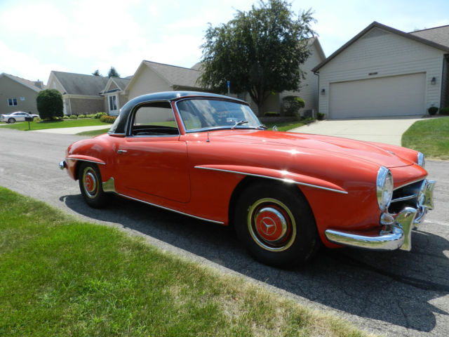 MERCEDES 1961 190SL PROPERLY RESTORED BY 190SL SPECIALIST- 49,000 MILES FROM NEW 1961 Mercedes-Benz SL-Class COUPE/ROADSTER