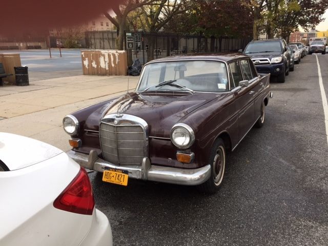 1967 Mercedes-Benz 200-Series - photo 2