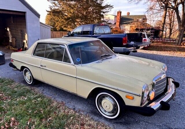 1974 Mercedes-Benz 200-Series - photo 13