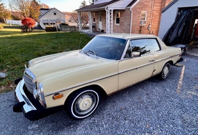 1974 Mercedes-Benz 200-Series - photo 3