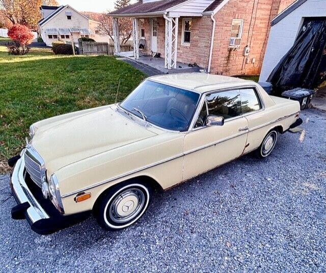 1974 Mercedes-Benz 200-Series - photo 4