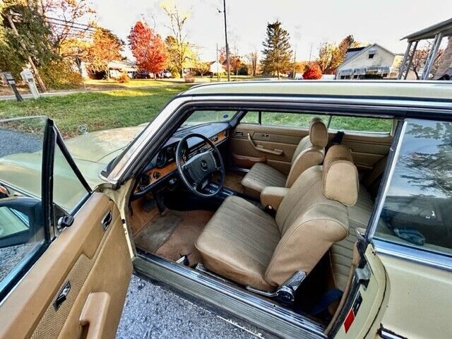 1974 Mercedes-Benz 200-Series - photo 9