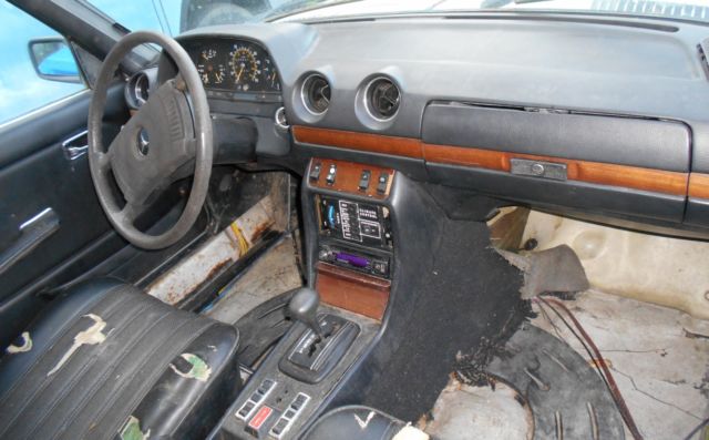 1977 Mercedes-Benz 300-Series - photo 11