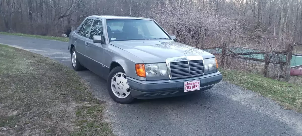 1993 Mercedes-Benz E-Class