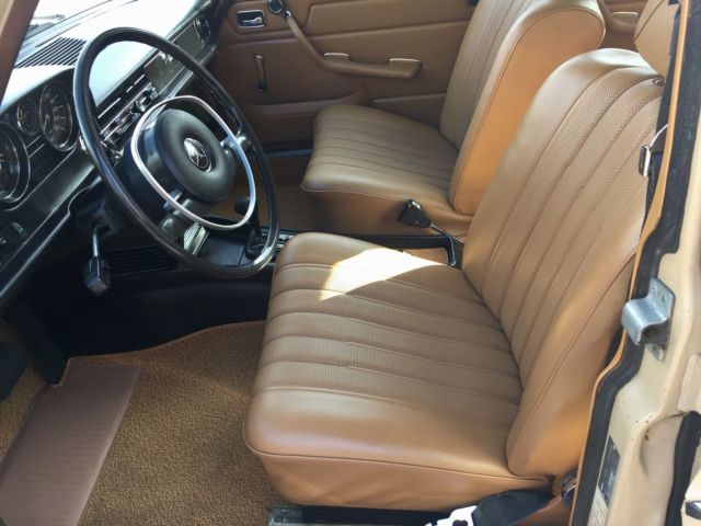 1972 Mercedes-Benz 200-Series - photo 12