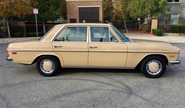 1972 Mercedes-Benz 200-Series - photo 6