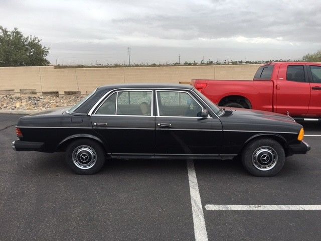 1983 Mercedes-Benz 200-Series 240 D - photo 4
