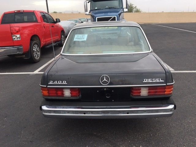 1983 Mercedes-Benz 200-Series 240 D - photo 6