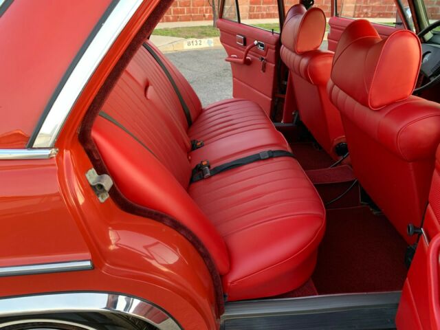 1975 Mercedes-Benz 200-Series - photo 12