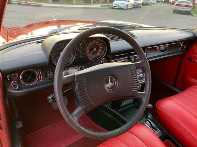 1975 Mercedes-Benz 200-Series - photo 7
