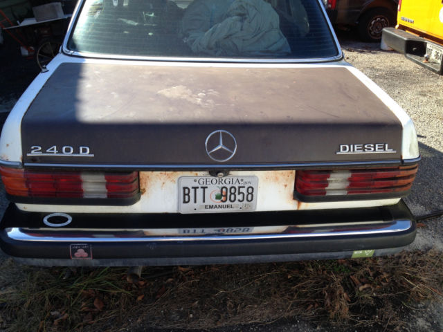 1979 Mercedes-Benz 200-Series 240d - photo 2