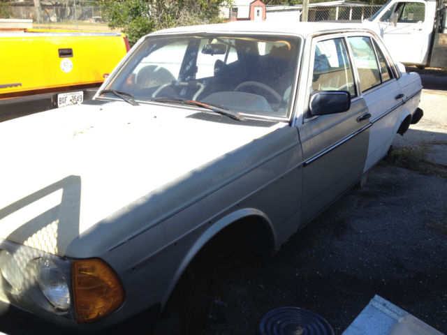 1979 Mercedes-Benz 200-Series 240d - photo 5