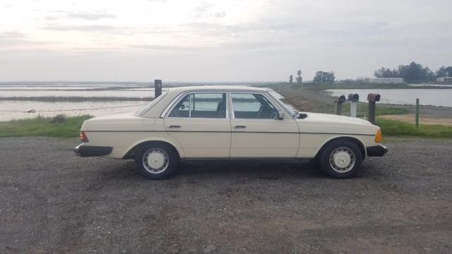1977 Mercedes-Benz 200-Series 240D - photo 11