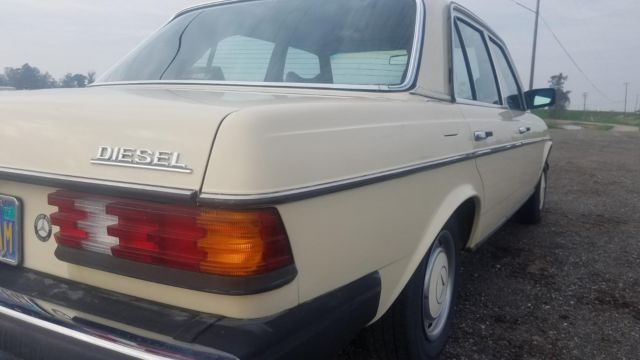 1977 Mercedes-Benz 200-Series 240D - photo 5