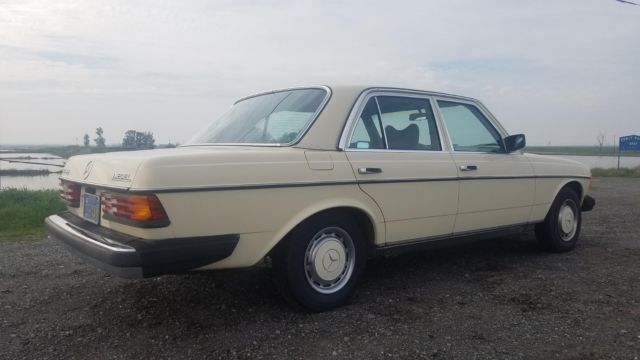 1977 Mercedes-Benz 200-Series 240D - photo 6