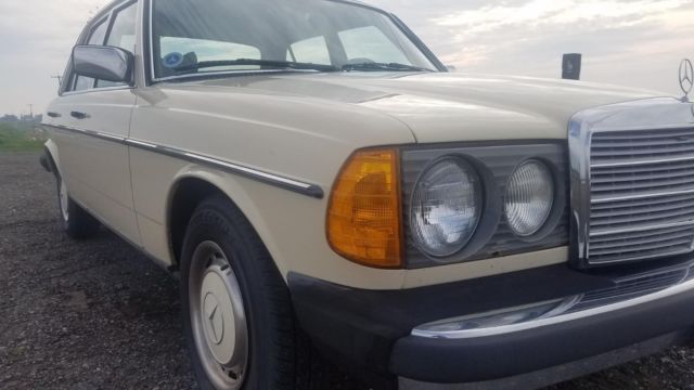 1977 Mercedes-Benz 200-Series 240D - photo 7