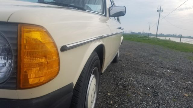 1977 Mercedes-Benz 200-Series 240D - photo 8