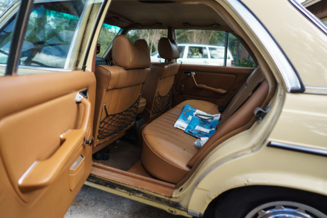 1979 Mercedes-Benz 200-Series - photo 11