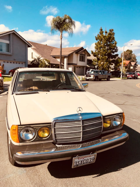 1982 Mercedes-Benz 200-Series - photo 6
