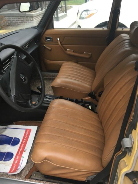 1974 Mercedes-Benz 200-Series 4d - photo 12