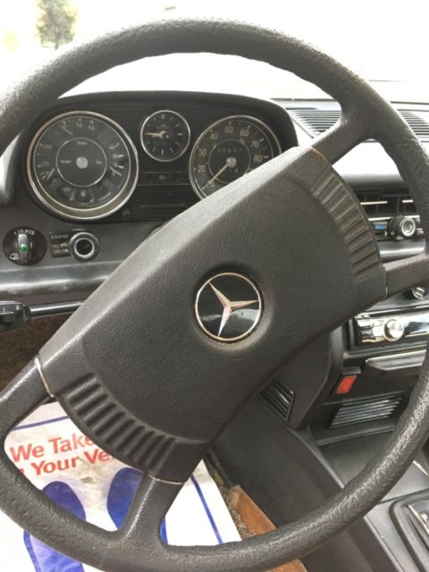 1974 Mercedes-Benz 200-Series 4d - photo 13