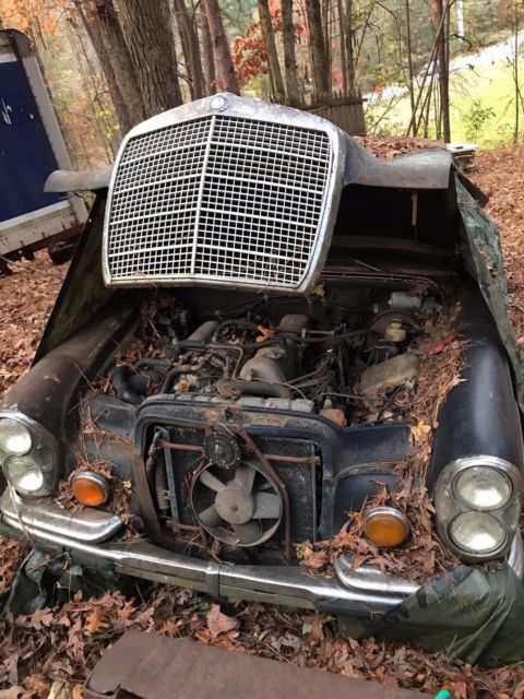 1970 Mercedes-Benz 200-Series - photo 2