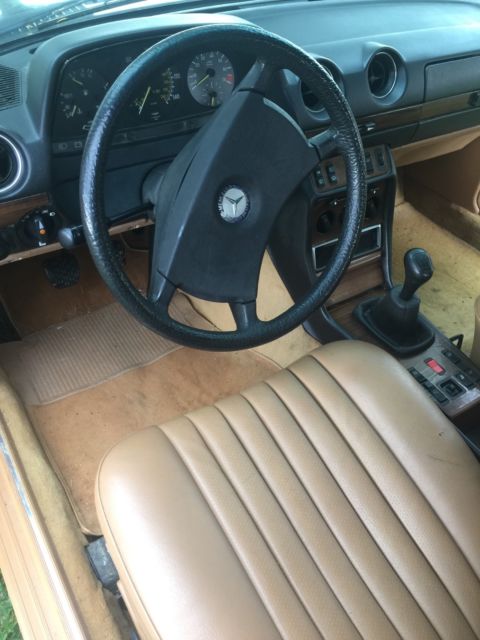 1985 Mercedes-Benz 200-Series - photo 12