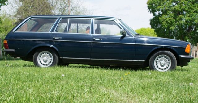 1985 Mercedes-Benz 200-Series - photo 7